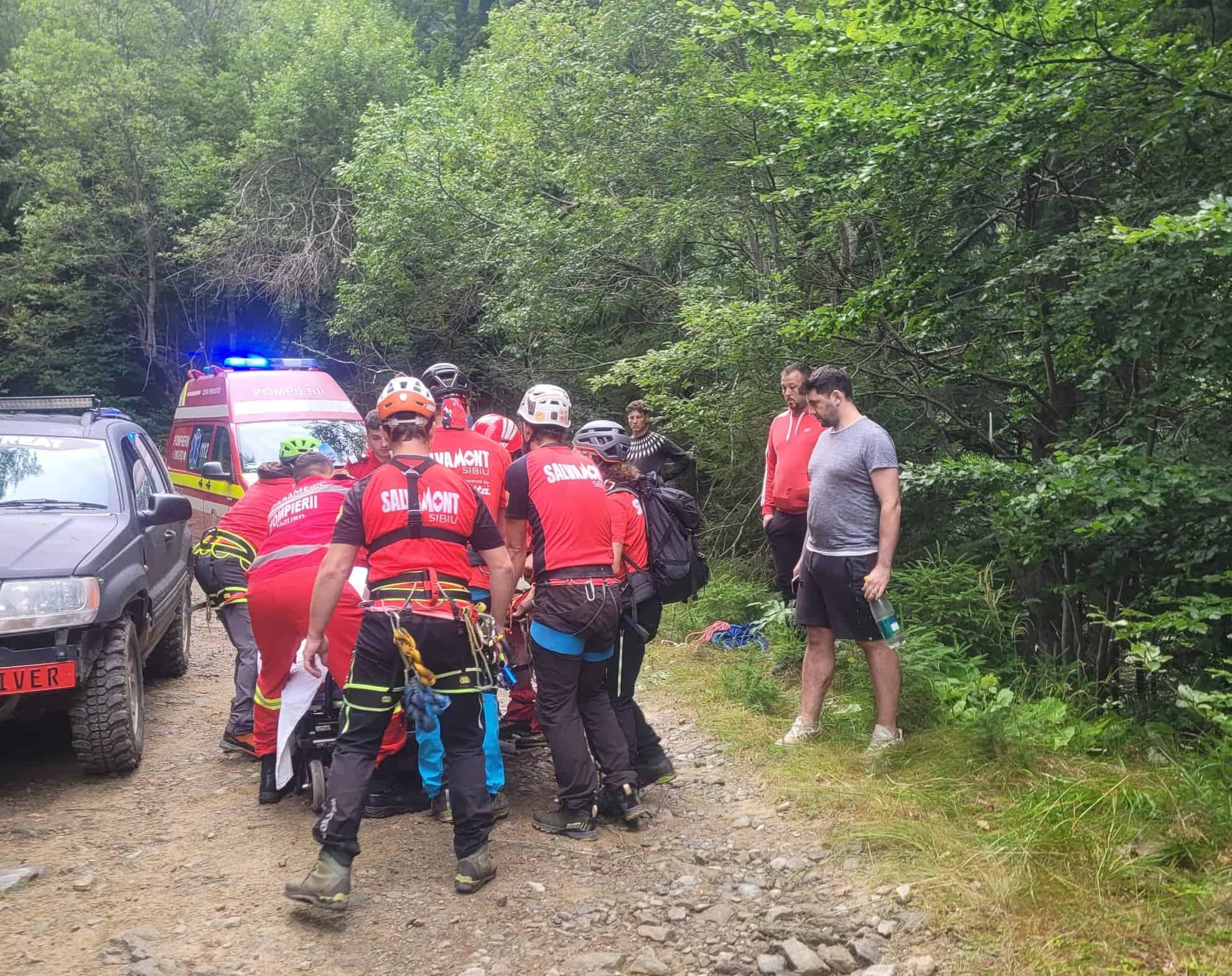 bărbați răniți după ce au căzut cu atv-ul pe un drum forestier în lotrioara