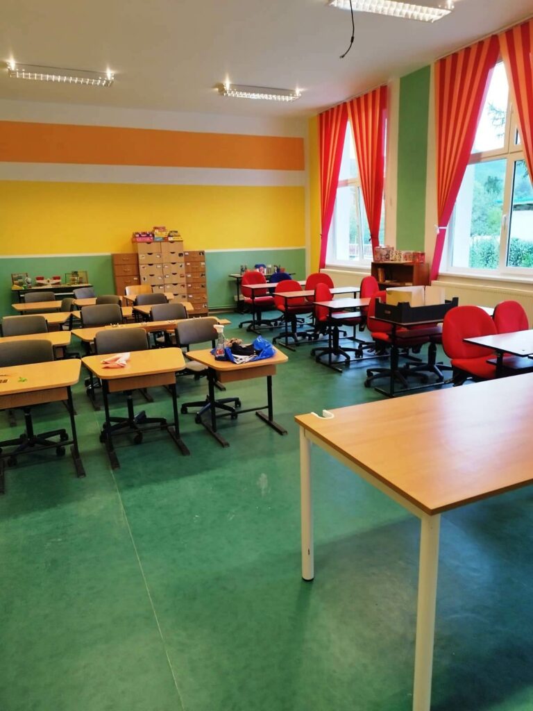 asociația bookland inaugurează școala gimnazială și grădinița „marțian negrea” din valea viilor. reabilitare de 11 luni.