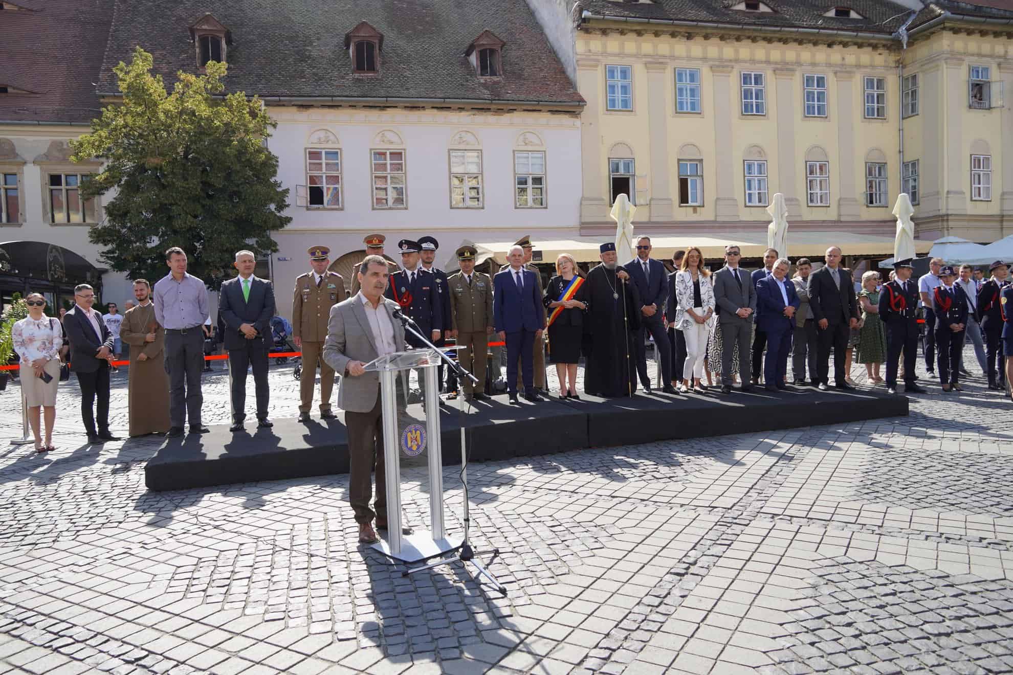 pompierii sibieni, o prezență importantă în viața comunității. marcel luca: ”la mulți ani, tuturor pompierilor” (foto)