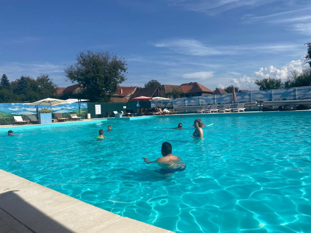 trebuie să vezi ca să crezi: paradisul tropical din inima avrigului cu piscină încălzită la 32 de grade. deschisă până la sfârșitul lui octombrie!