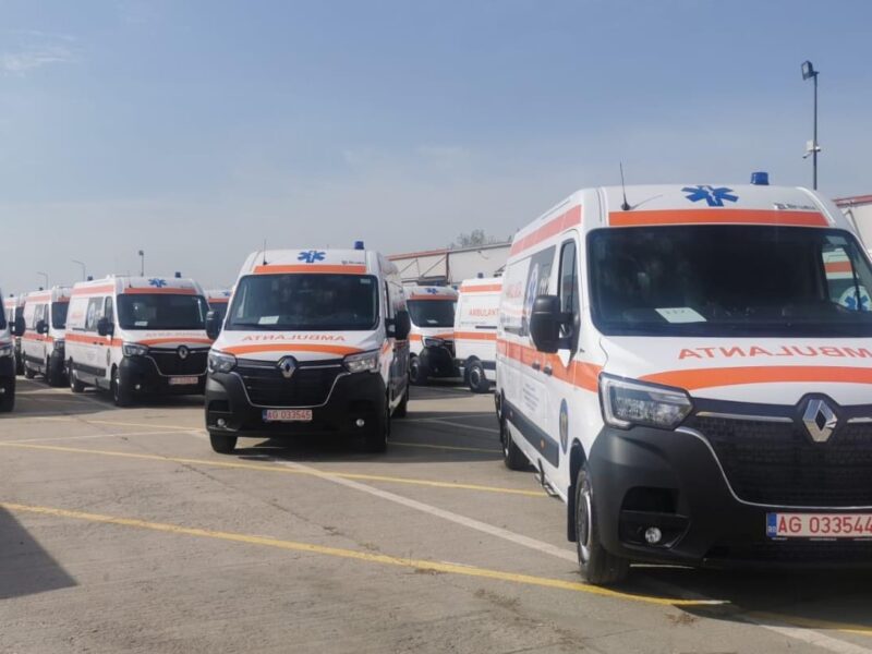 trei ambulanțe noi pentru județul sibiu. vor fi folosite doar pentru transportul pacienților (foto)