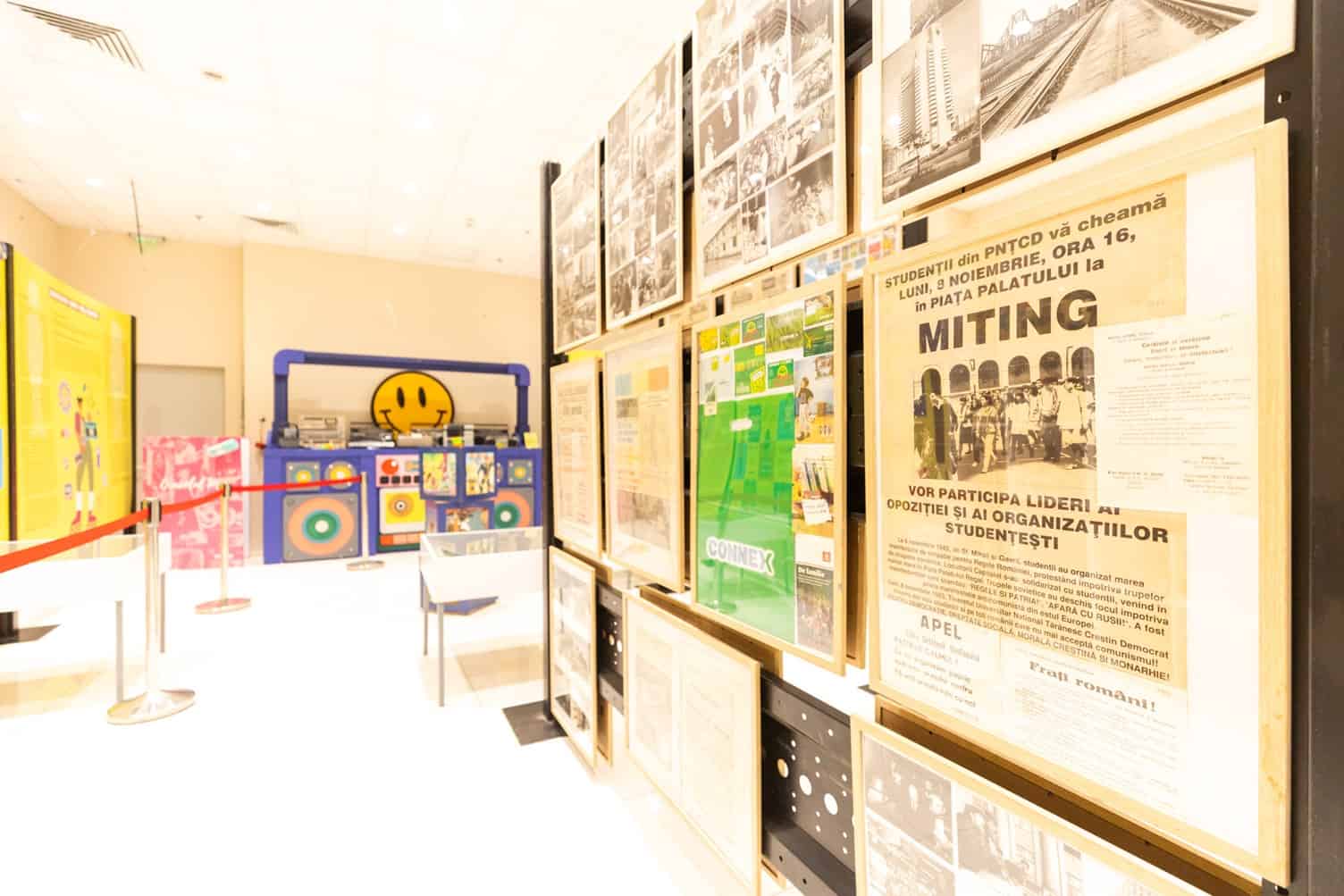 expoziție în premieră la promenada sibiu: sibienii sunt invitați să descopere universul generațiilor din anii '80 și '90 la muzeul pop-up „generația millennials”