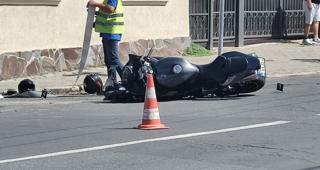 motociclist lovit de o mașină în mediaș