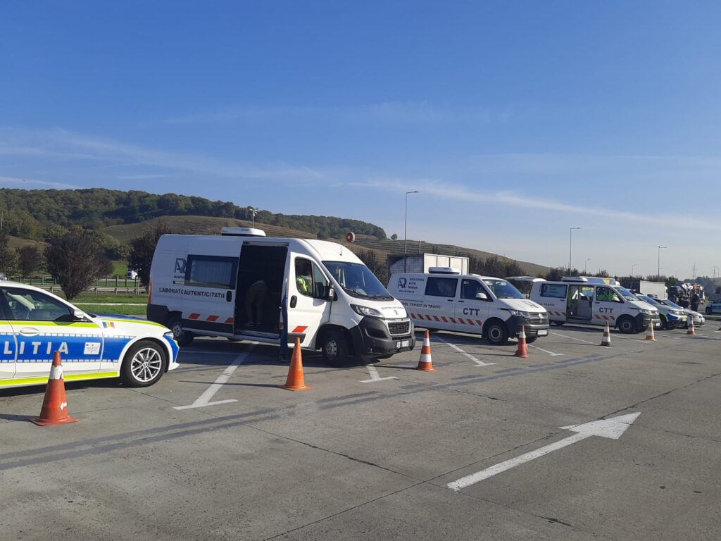 control de amploare al polițiștilor sibieni pe autostrada a1. peste o sută de mașini găsite cu defecțiuni tehnice și amenzi de peste 300.000 de lei (foto video)