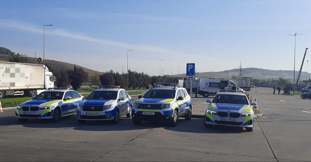 control de amploare al polițiștilor sibieni pe autostrada a1. peste o sută de mașini găsite cu defecțiuni tehnice și amenzi de peste 300.000 de lei (foto video)