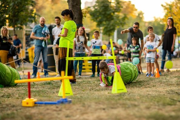 joi începe cel mai cunoscut street food festival din sibiu - zeci de food truck-uri vă dau întâlnire la ”foodie” pe strada cetății - distracție cât încape și pentru copii!