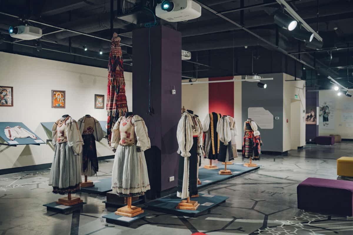 simpozion internațional despre costumul tradițional și patrimoniul cultural la muzeul astra