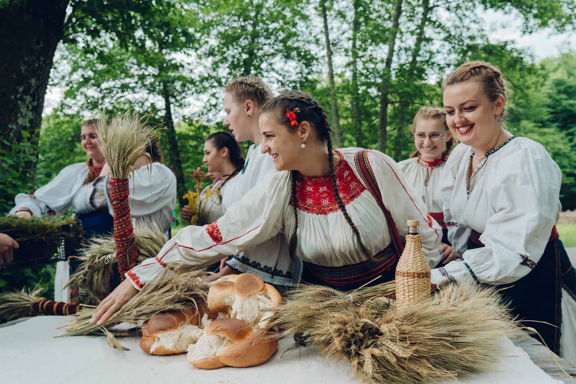 simpozion internațional despre costumul tradițional și patrimoniul cultural la muzeul astra