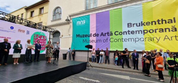 prima ediție a festivalului internațional de artă contemporană la sibiu s-a deschis cu o expoziție interzisă minorilor sub 16 ani (video)