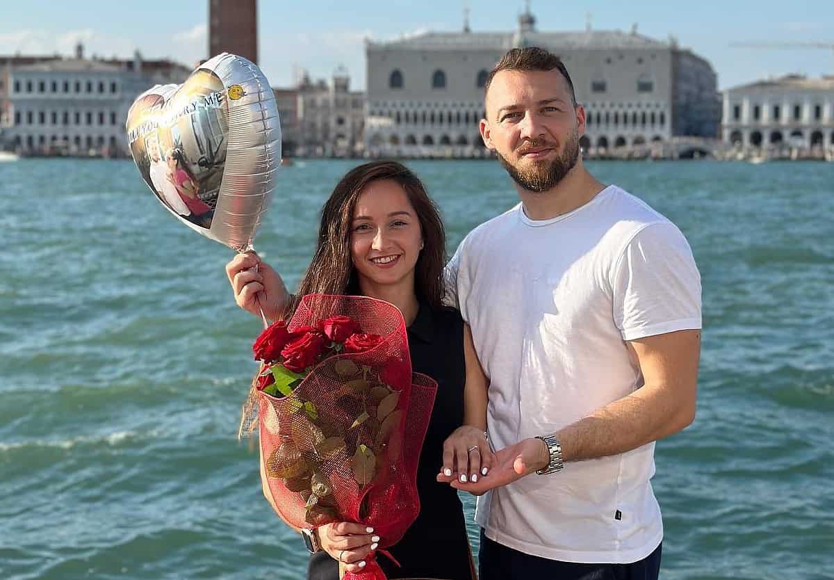 gimnasta steliana nistor a fost cerută în căsătorie, chiar de ziua ei, la veneţia (video)
