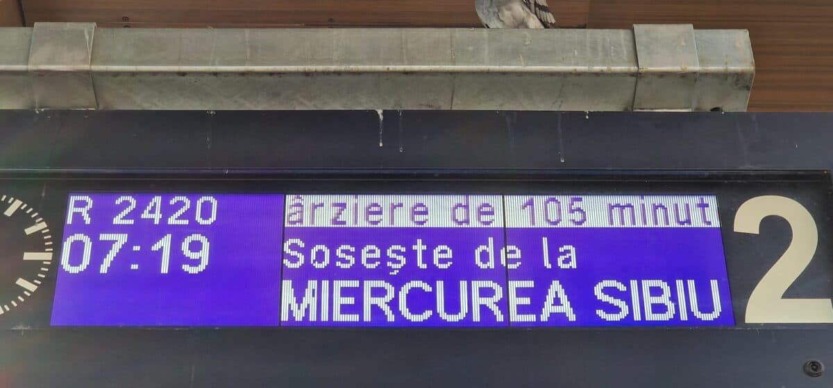 trenuri cu întârzieri de peste o sută de minute în gara sibiu din cauza grevei de avertisment la cfr călători