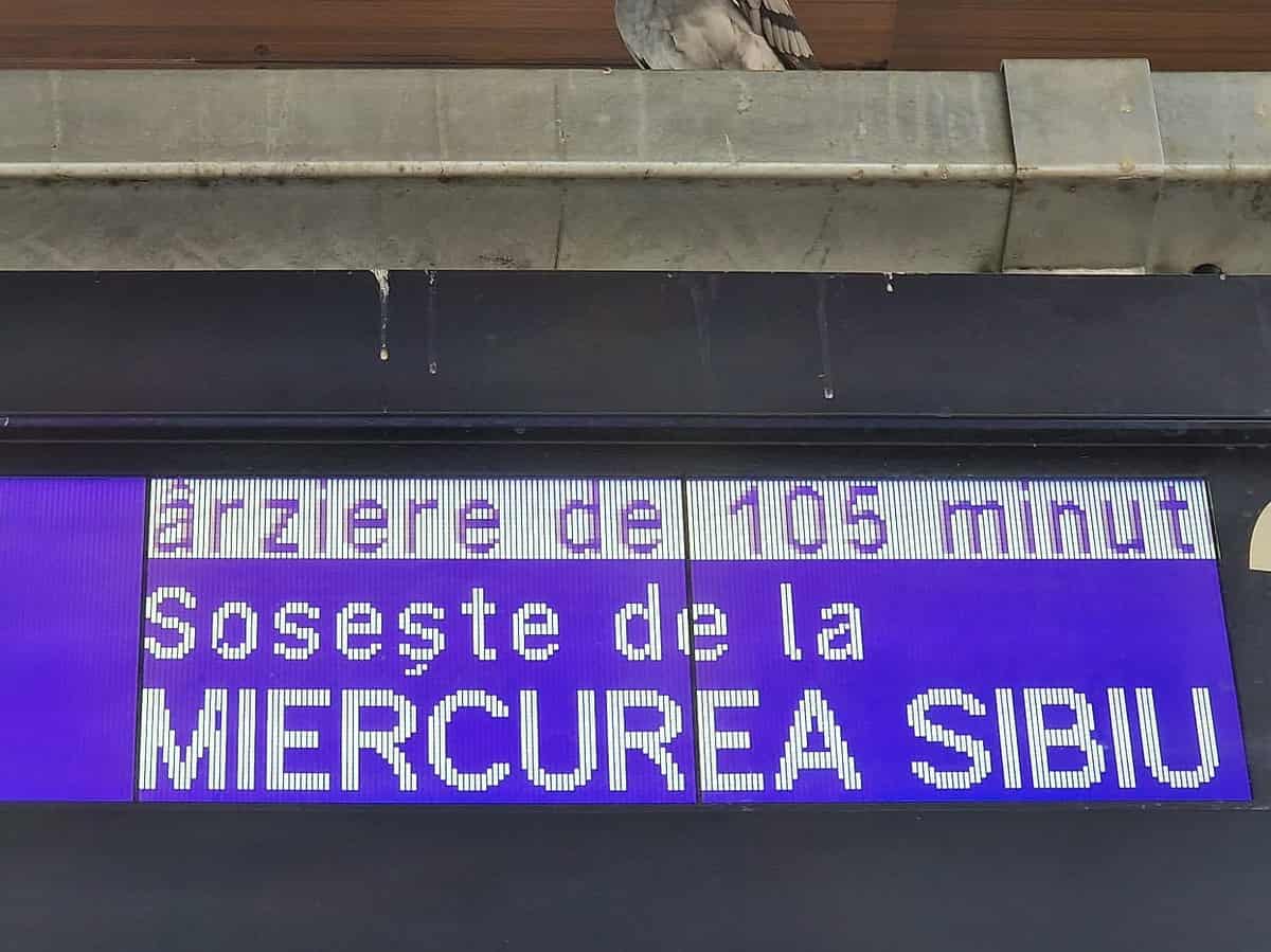 trenuri cu întârzieri de peste o sută de minute în gara sibiu din cauza grevei de avertisment la cfr călători