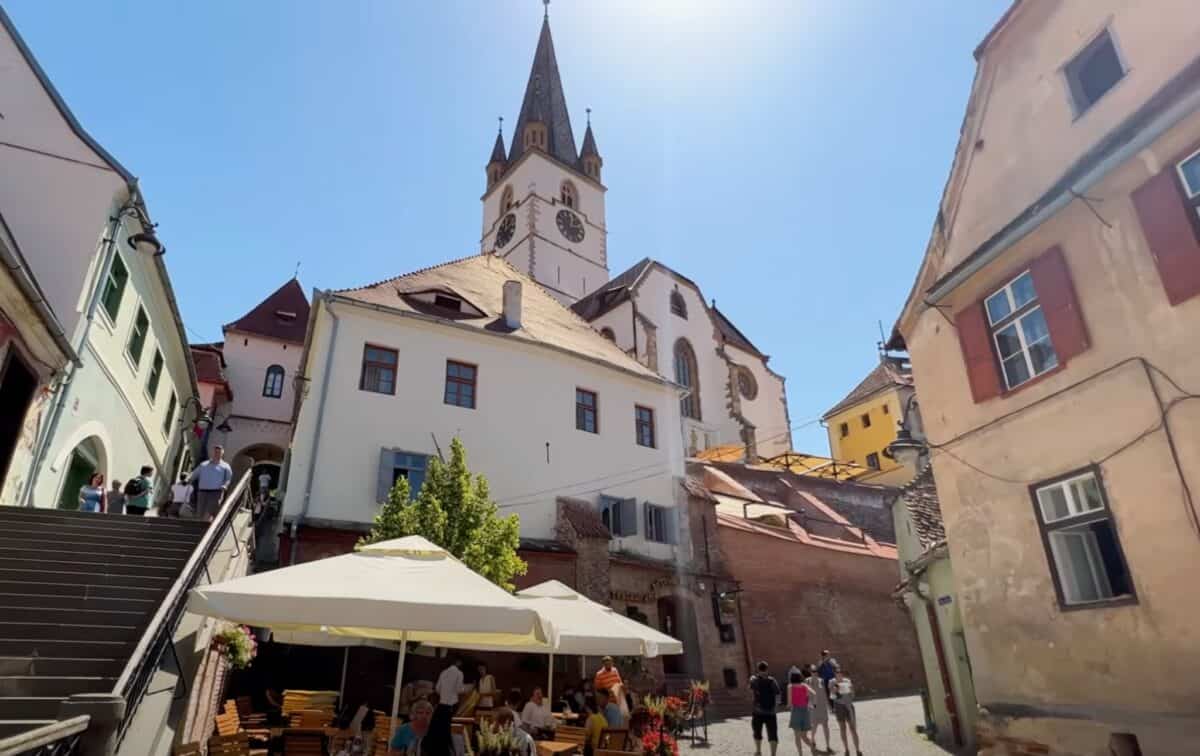turist francez, fascinat de sibiu: „printre cele mai frumoase orașe din europa”