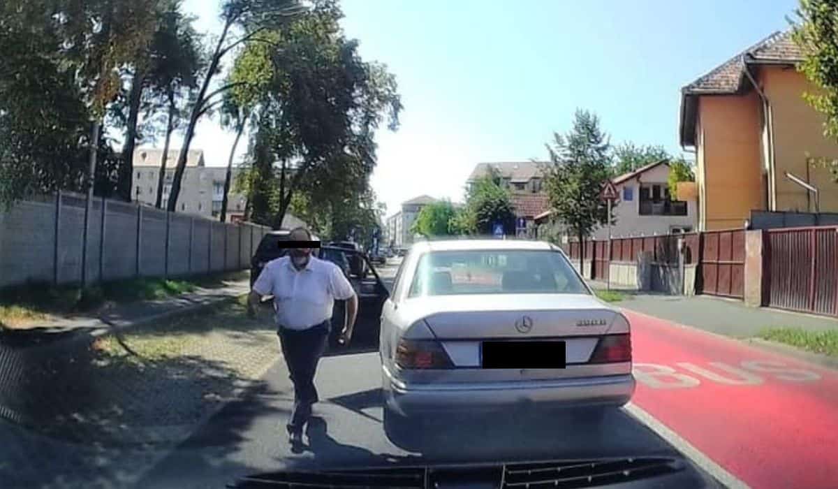 șoferiță șicanată în trafic, pe calea cisnădiei. un bărbat a oprit mașina în fața ei și a încercat să îi deschidă ușa (video)