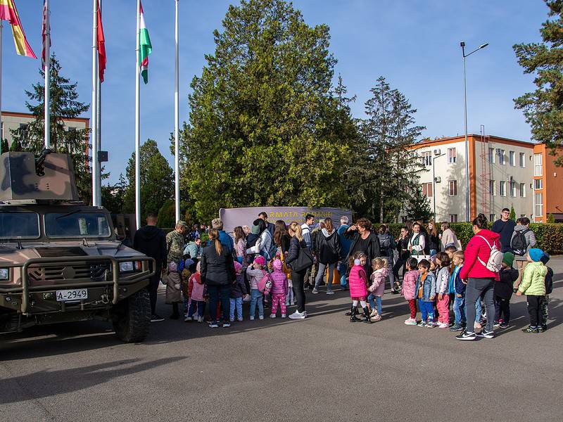 AFT-ul luat cu asalt de peste 3.500 de sibieni de Ziua Armatei Române. Demonstrațiile canine și exercițiile demonstrative au încântat pe toată lumea (foto)