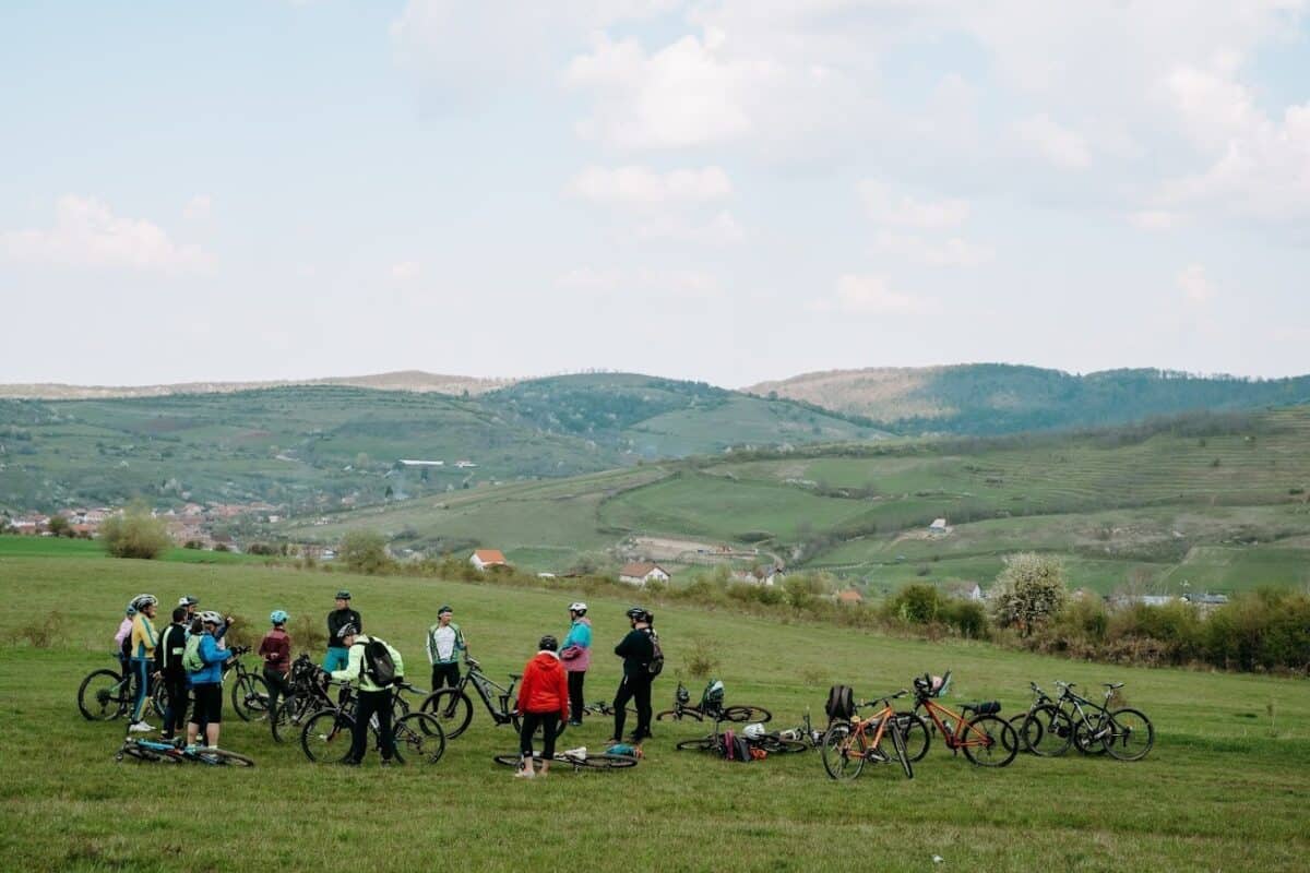 Sibienii invitați la o ”Tură în Natură”. Traseul cicloturistic "Mocănița - Valea Hârtibaciului" redeschis