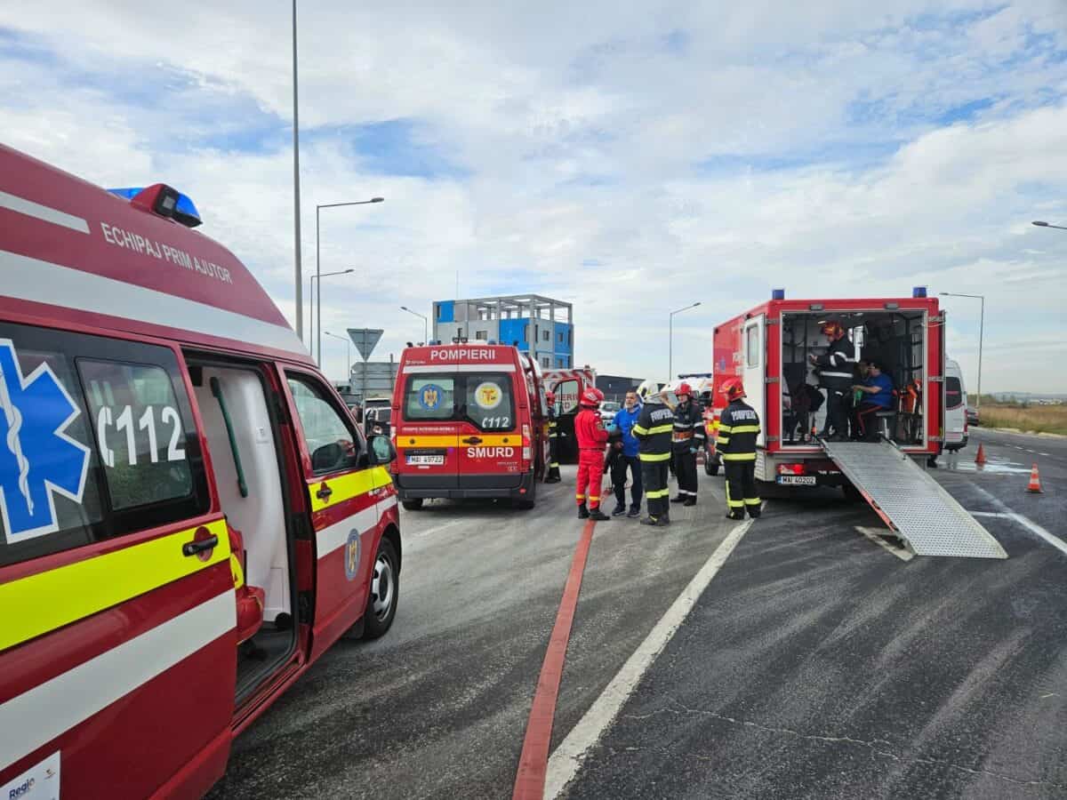 nouăsprezece persoane duse la spital în urma accidentului de pe strada salzburg