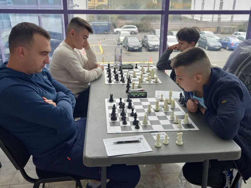concurs de șah de anvergură la sala transilvania. rezultate bune pentru sibieni la cupa de toamnă (foto)