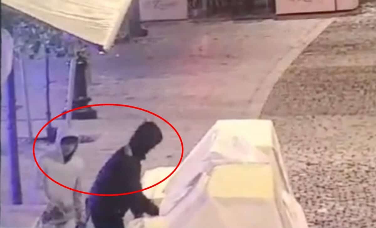 adolescenți prinși la furat în centrul sibiului. s-au ascuns de polițiști în toaleta din parcarea sălii thalia (video)