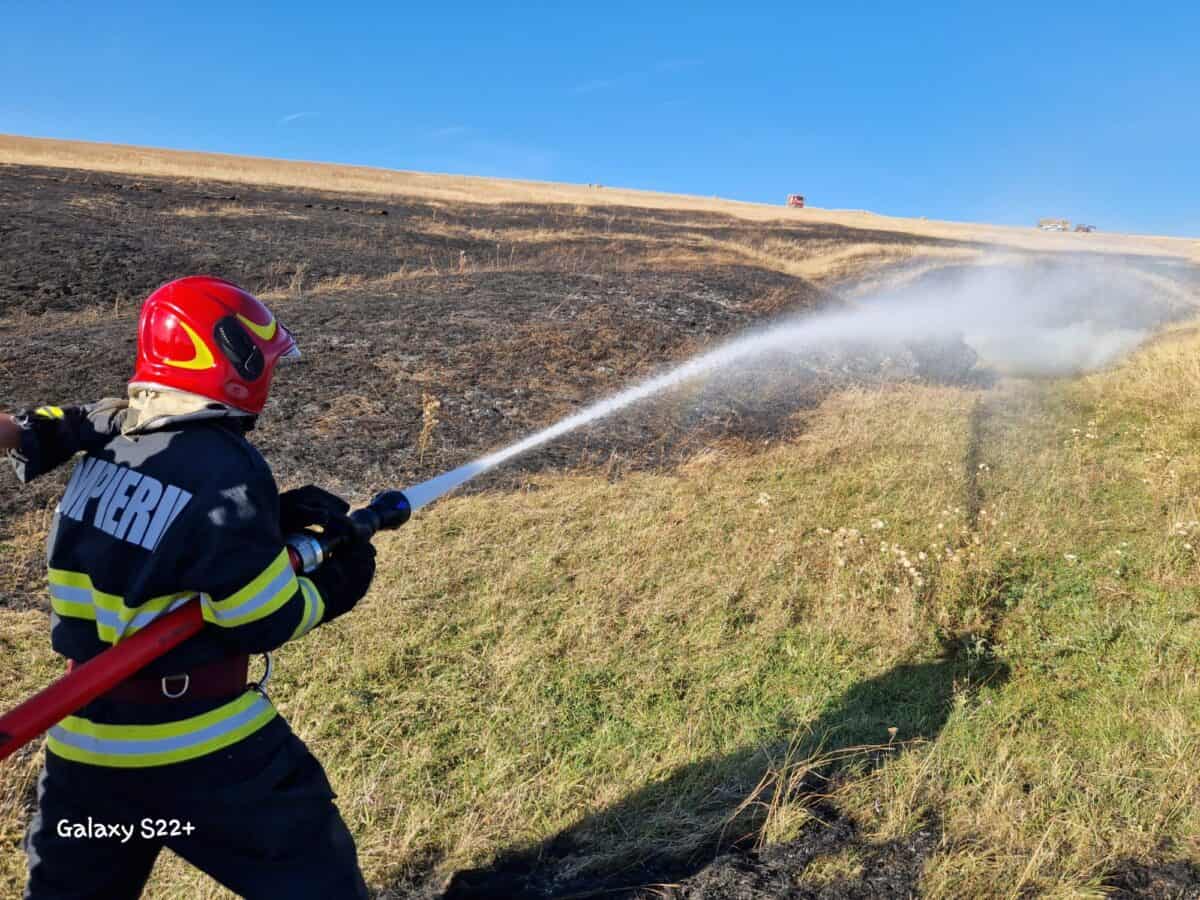 incendiu pe zece hectare de teren la glâmboaca