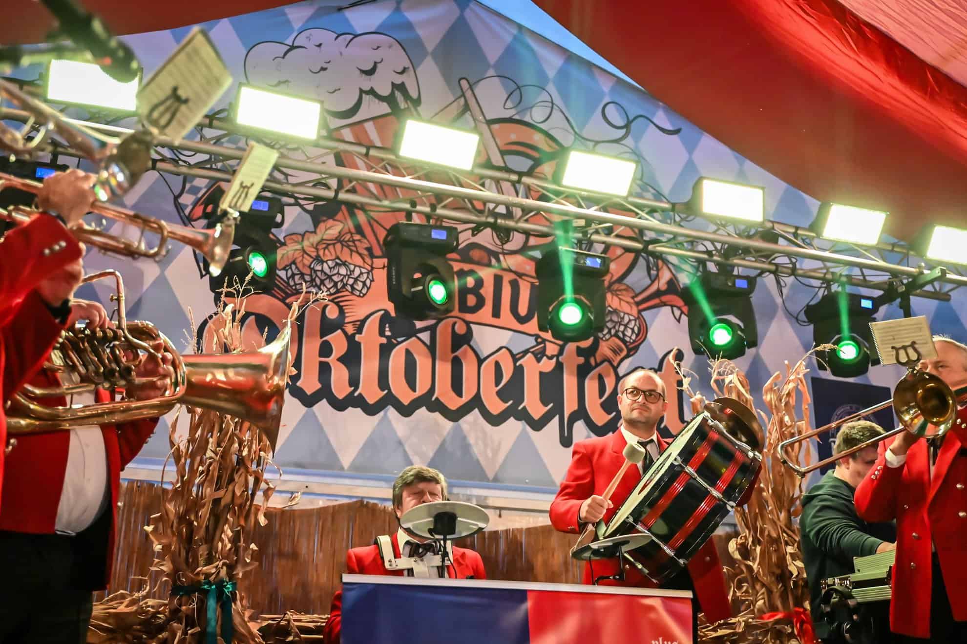 Atmosferă ca în Bavaria la Târgul Obor din Sibiu. A început Oktoberfest (video, foto)