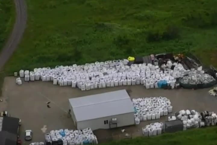 percheziții în sibiu și alte județe pentru introducerea ilegală în țară a 1.500 de tone de deșeuri (video)
