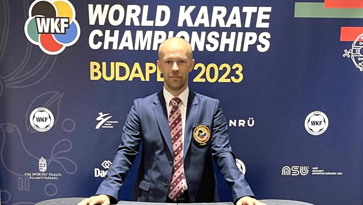 arbitrul sibian marian urluescu a oficiat la campionatul mondial de karate interstiluri. a obținut licența referee b - kumite