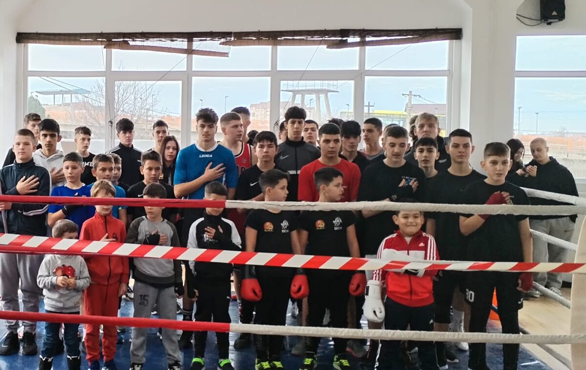 peste 50 de copii au fost în ring la cupa 1 decembrie la box. adrian felseghi: ”dorim să promovăm acest sport” (foto)