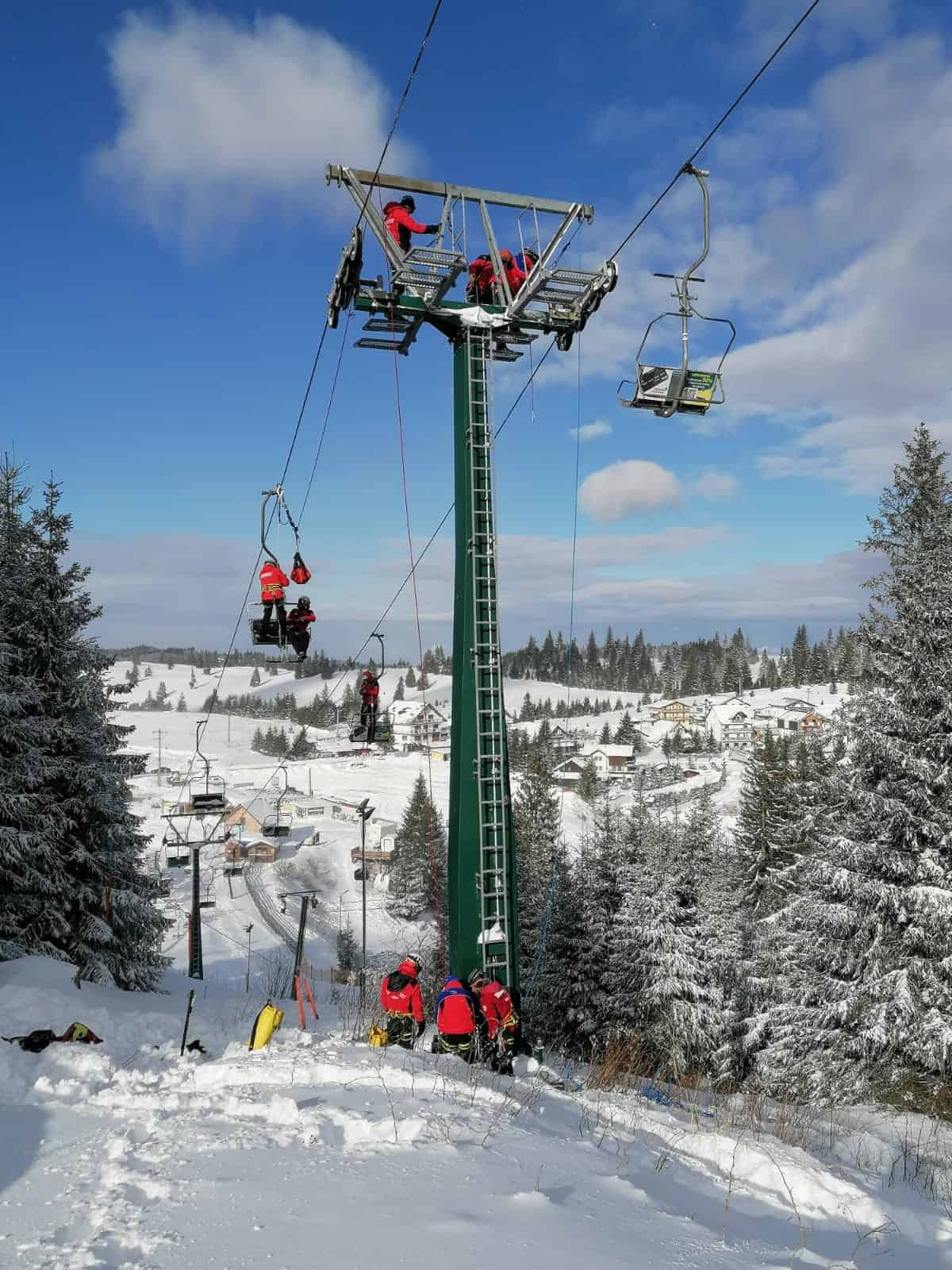 Salvamontiștii sibieni au testat două sisteme de salvare pe telescaun