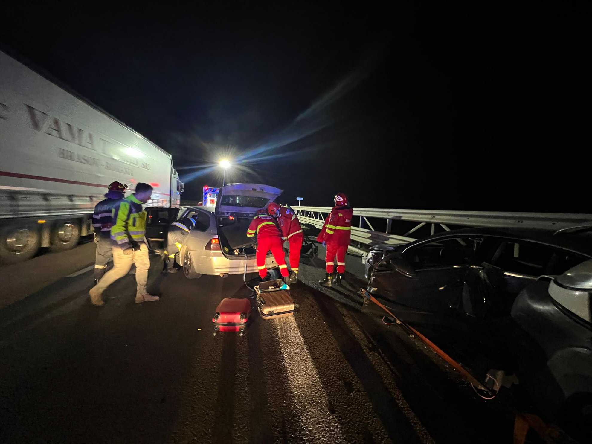 accident cu 6 mașini și 8 răniți pe autostrada a1 la cisnădie. a fost activat planul roșu de intervenție (update foto)