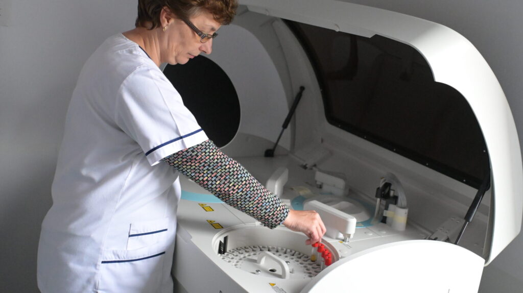 servicii medicale de înaltă calitate cu aparatură performantă la policlinica rogojan din avrig