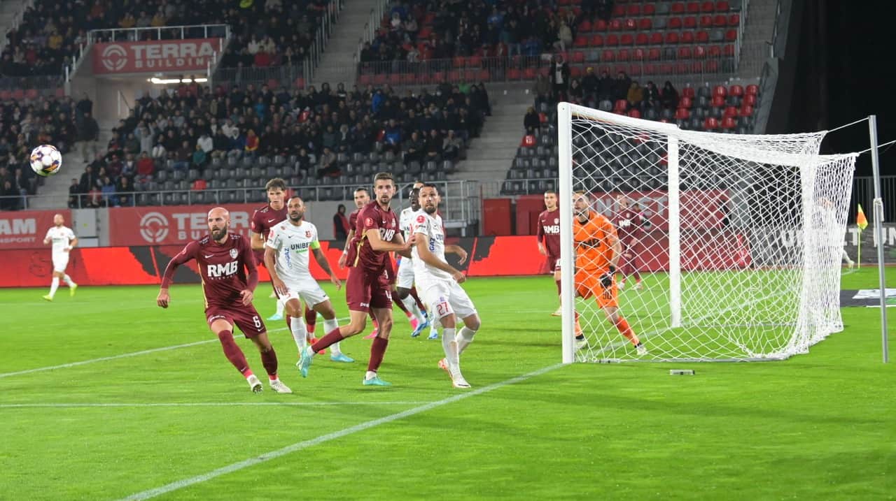 Victorie uriașă pentru Sibiu cu CFR Cluj. Gol fabulos pentru Neguț și FC Hermannstadt termină turul pe locul patru (foto video)