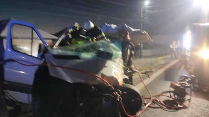 accident mortal pe dn7 între sibiu și vâlcea. un șofer a murit într-o coliziune cu un camion