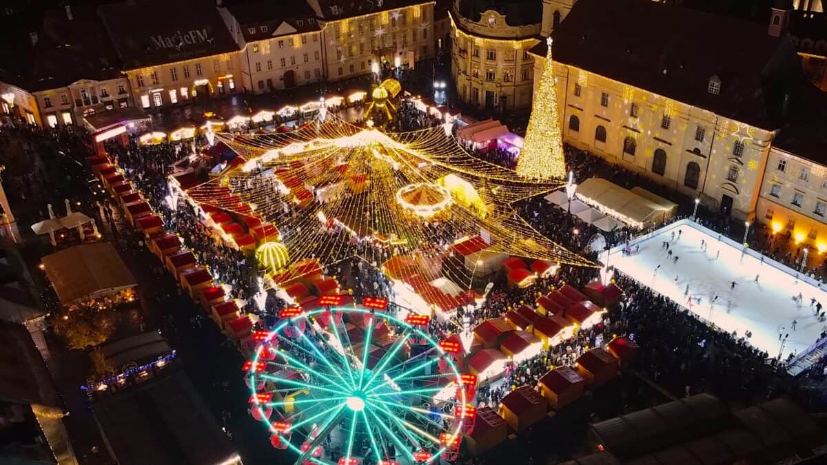 imagini spectaculoase de la târgul de crăciun din sibiu. mii de vizitatori în seara deschiderii (video, foto)
