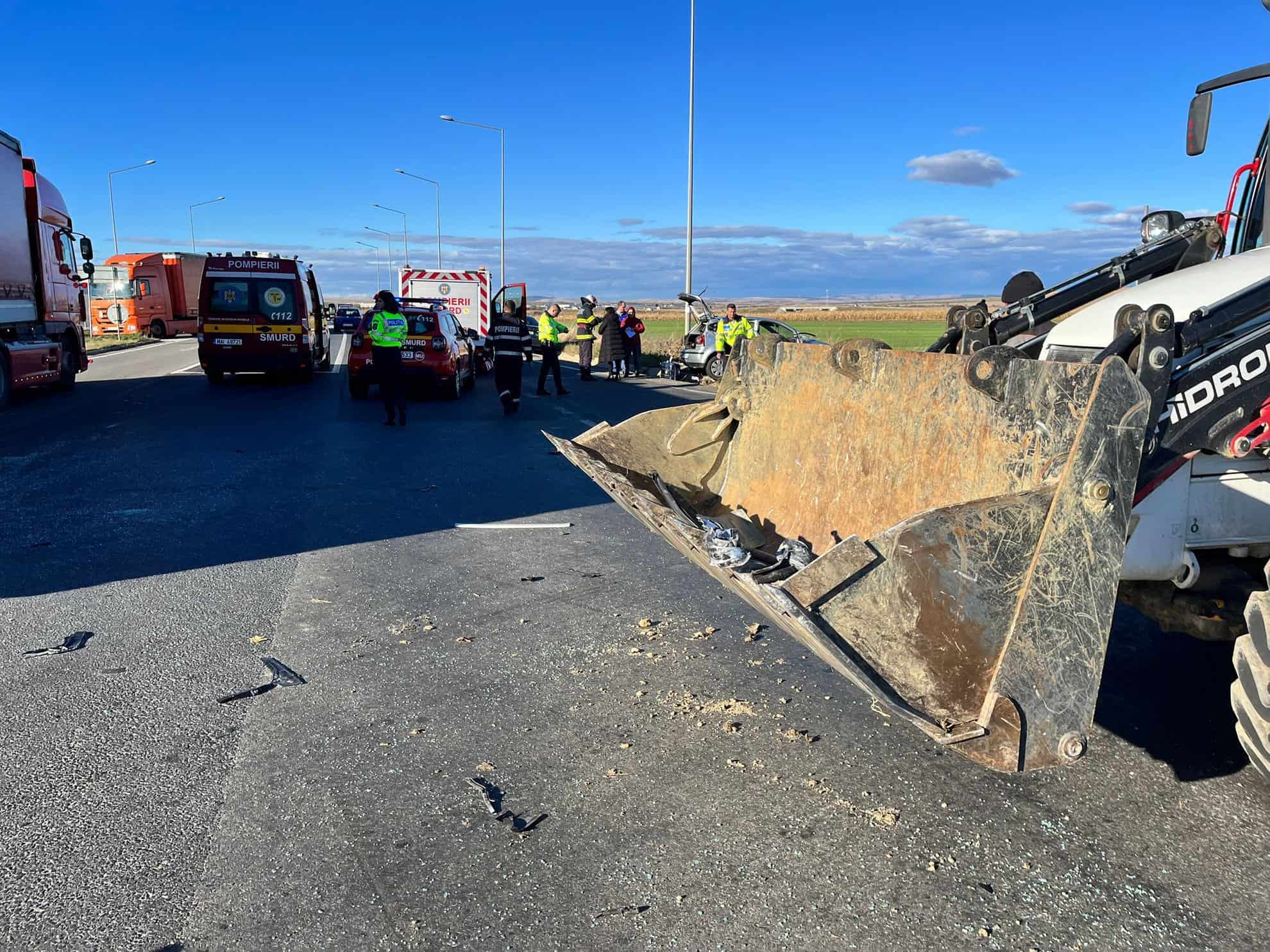 impact violent între un buldoexcavator și o mașină în „intersecția morții” din sibiu (video)