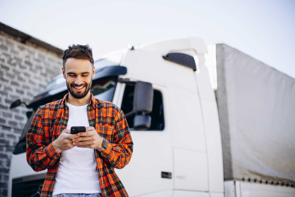 Importanța tehnologiei GPS și a aplicațiilor mobile pentru șoferii de tir în Germania