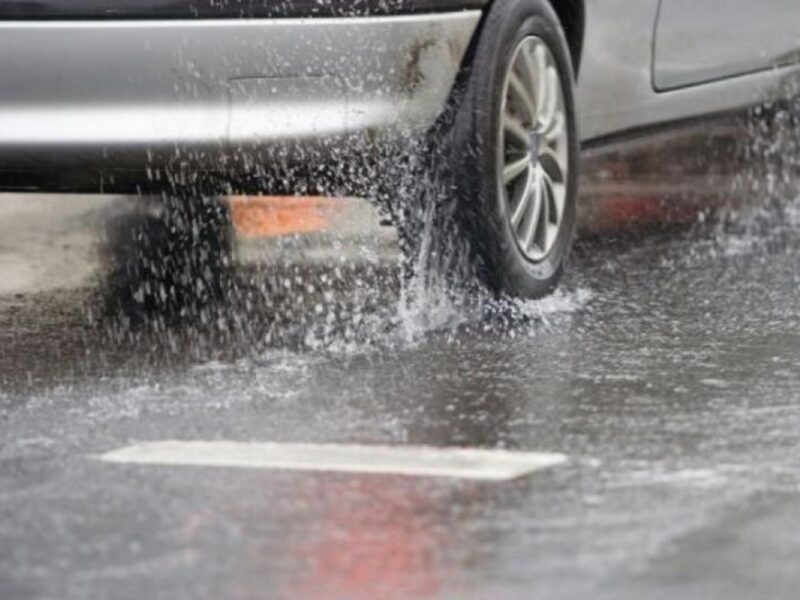 carosabil umed pe mai multe drumuri din țară. la munte se anunță ninsori