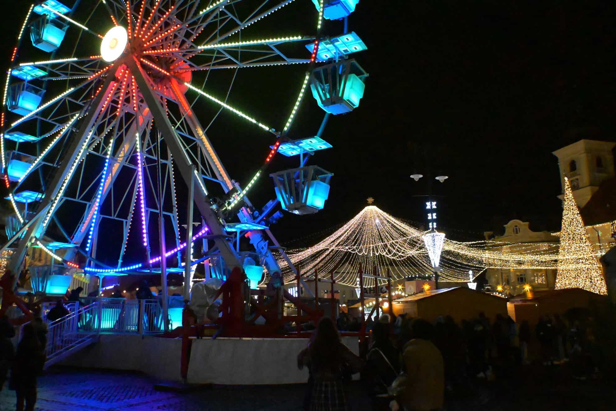 imagini spectaculoase de la târgul de crăciun din sibiu. mii de vizitatori în seara deschiderii (video, foto)