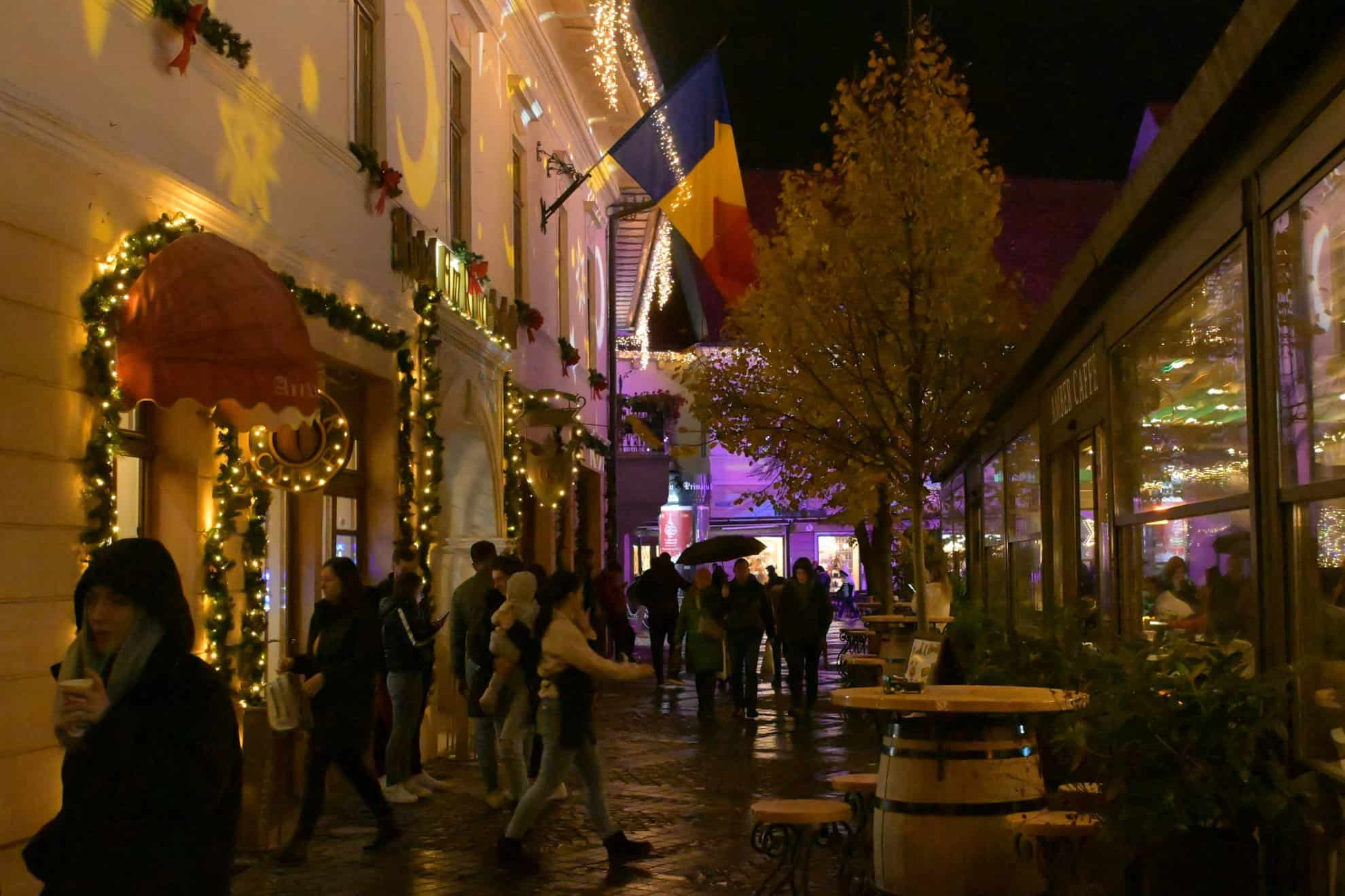 imagini spectaculoase de la târgul de crăciun din sibiu. mii de vizitatori în seara deschiderii (video, foto)