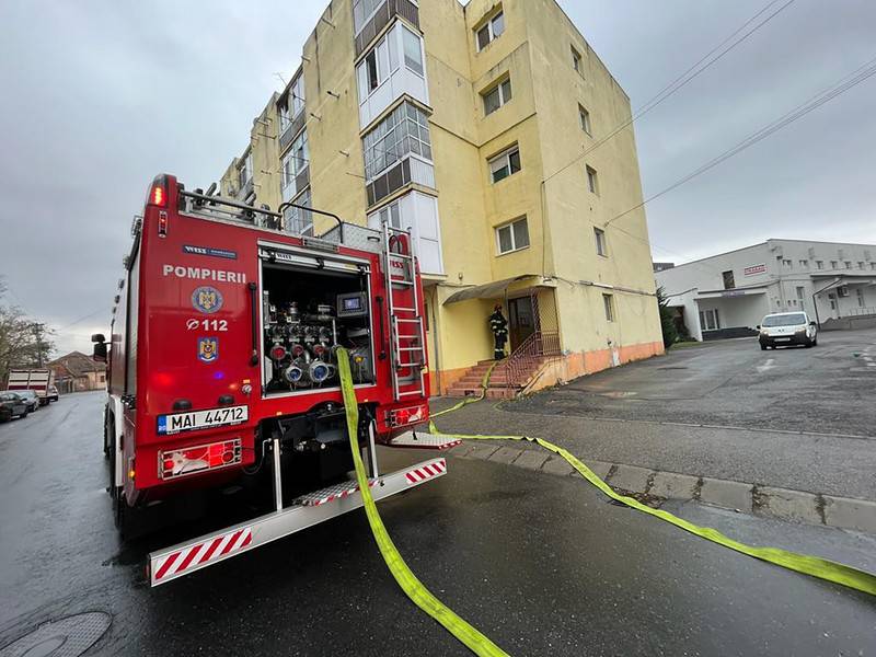 Explozie într-un apartament pe strada Johann Sebastian Bach din Sibiu (foto)