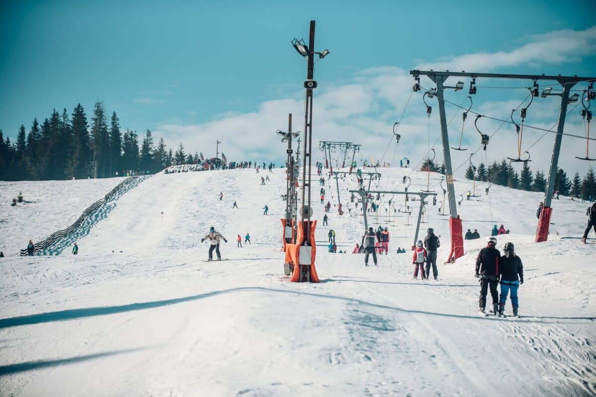 păltiniș arena se deschide la sfârșitul lunii noiembrie. prețurile la skipass, vor fi totuși mai mari