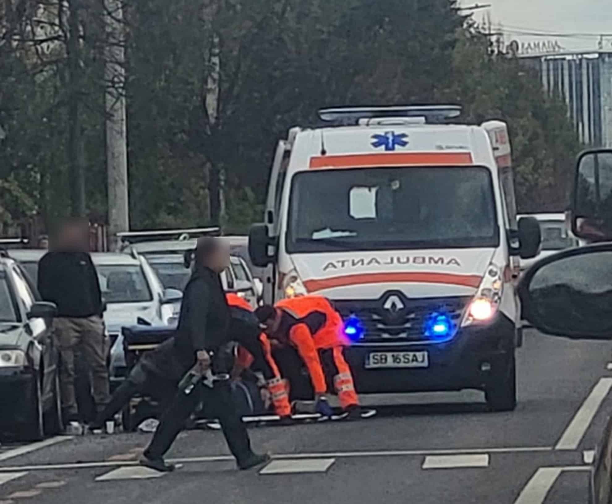 biciclist rănit după ce un șofer i-a deschis ușa direct în față pe ștefan cel mare (foto)