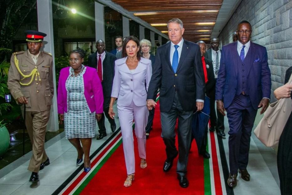 Iohannis a ajuns în Kenya. Este prima vizită a unui preşedinte român în Africa, în ultimele trei decenii