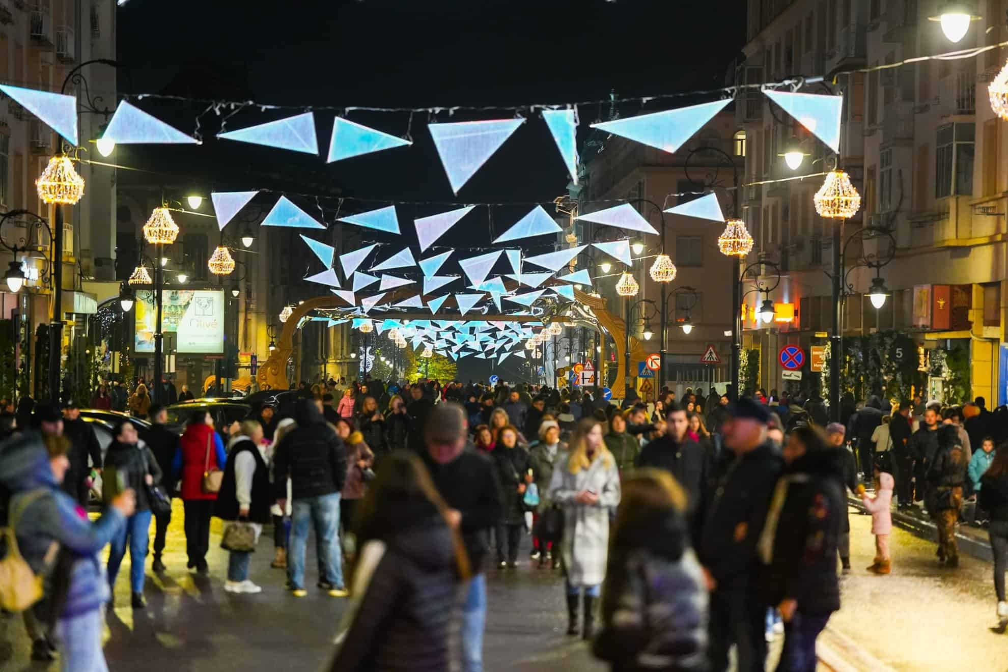 s-a deschis târgul de crăciun din craiova. oltenii se mândresc cu o roată panoramică adusă din olanda (foto)