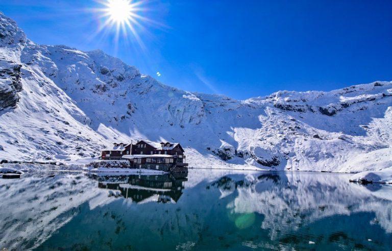 bâlea lac sub lupa presei internaționale datorită omagiului pentru andy warhol la hotelul de gheață no.17: art&ice