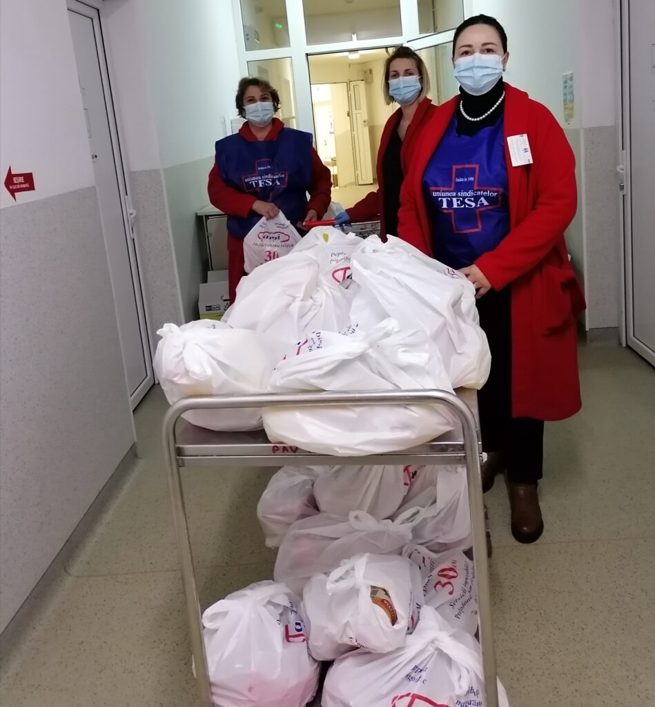 cadouri și colinde de crăciun, pentru pacienții și angajații spitalului de pneumoftiziologie sibiu (foto)