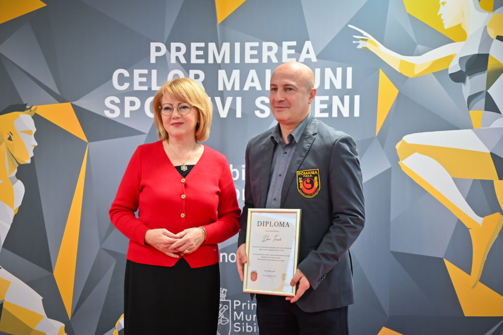 primăria a premiat cei mai buni sportivi și antrenori ai sibiului. paraschiv de la fc hermannstadt, desemnat cel mai bun fotbalist (video, foto)