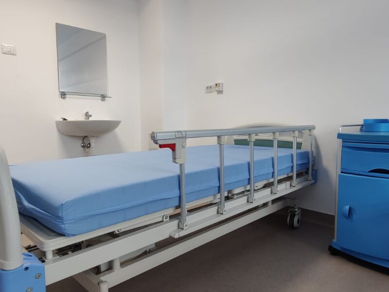 paturi noi pentru mai multe secții din spitalul județean. investiție de aproape 400.000 de lei