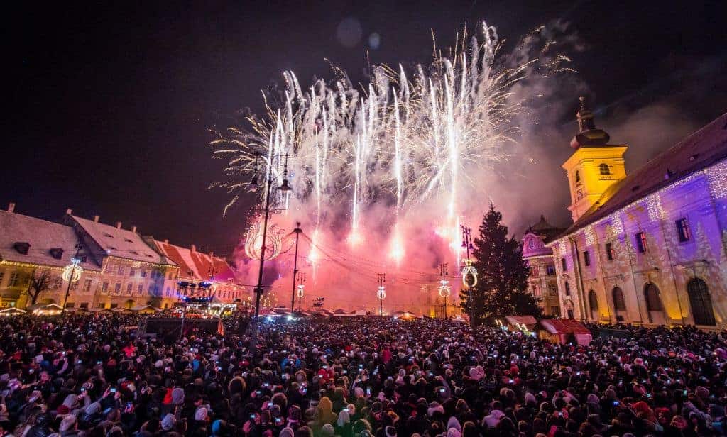 recomandări de timp liber în ultimul weekend din 2023, la sibiu. concertul de anul nou de la filarmonică și spectacolul din piața mare, principalele atracții