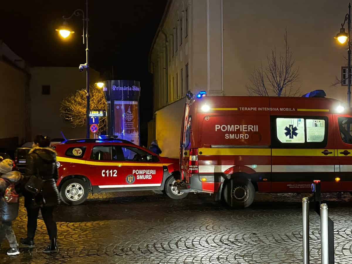 intervenție de urgență în centrul sibiului. două ambulanțe smurd la fața locului (video, foto)